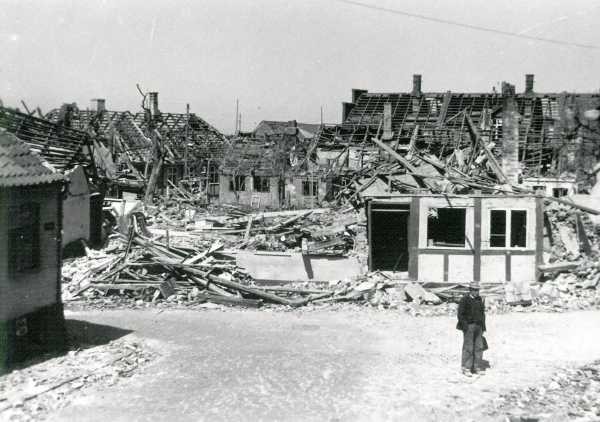 Zerstörte Häuser in Rønne nach dem sowjetischen Bombenangriff im Mai 1945